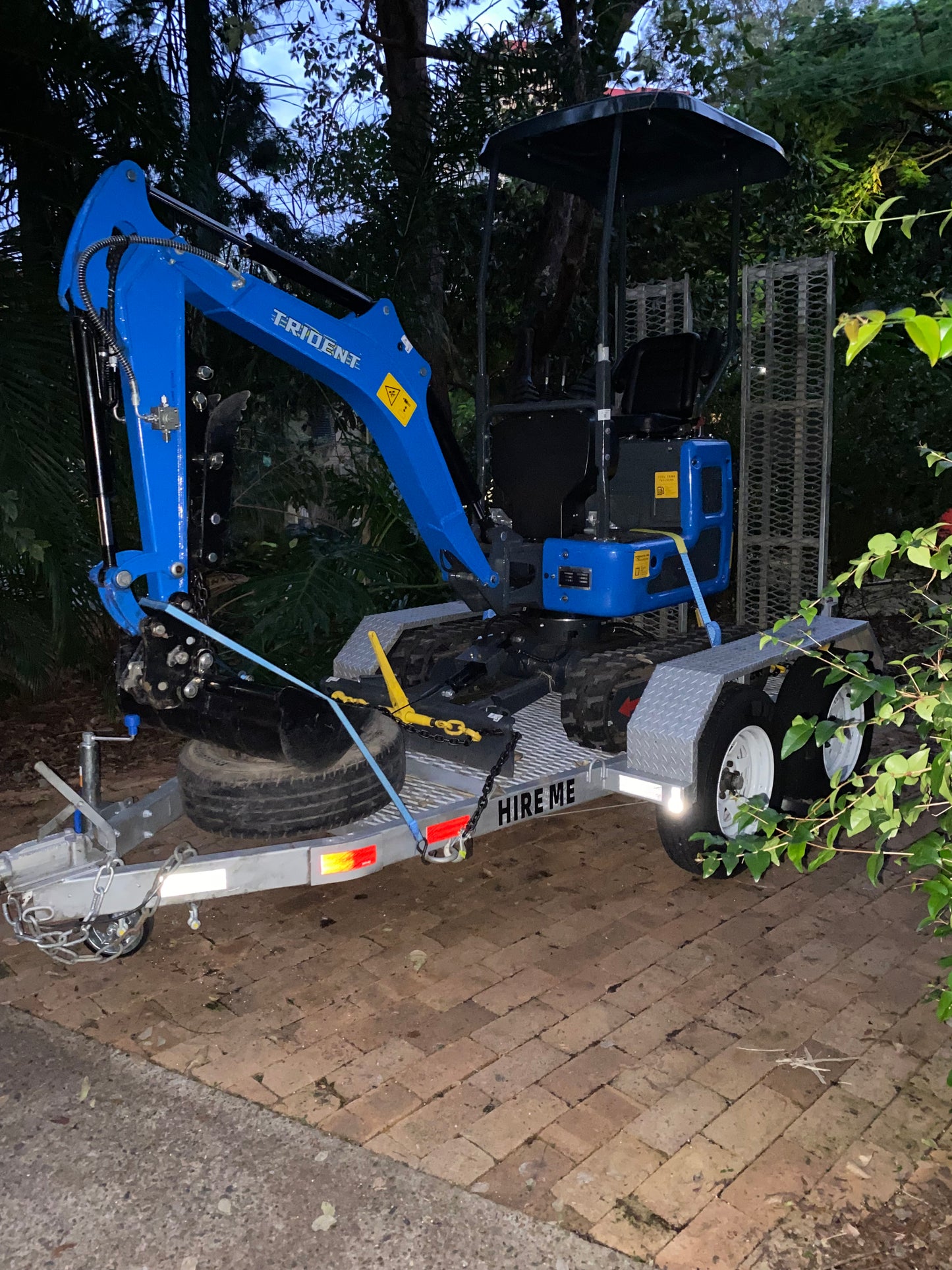 Mini Excavator Wet or Dry Hire